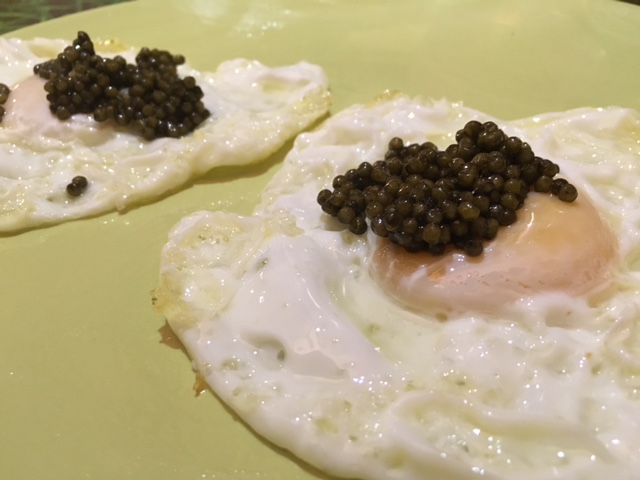 Huevos de Corral con Caviar Irani Beluga