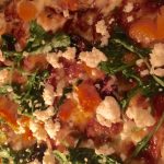 Pizza de Calabaza con queso de cabra, recula y pimientos rojos