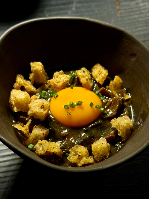 Vinos, brasas y tradición gallega reinterpretada. Taberna Solla