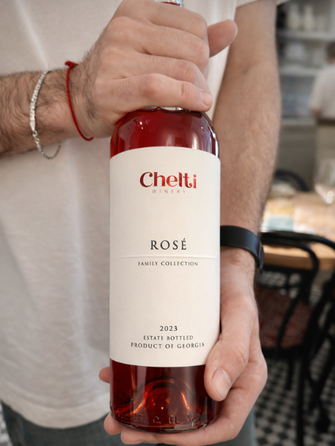 Nunuka: hospitalidad y cocina georgiana auténtica.