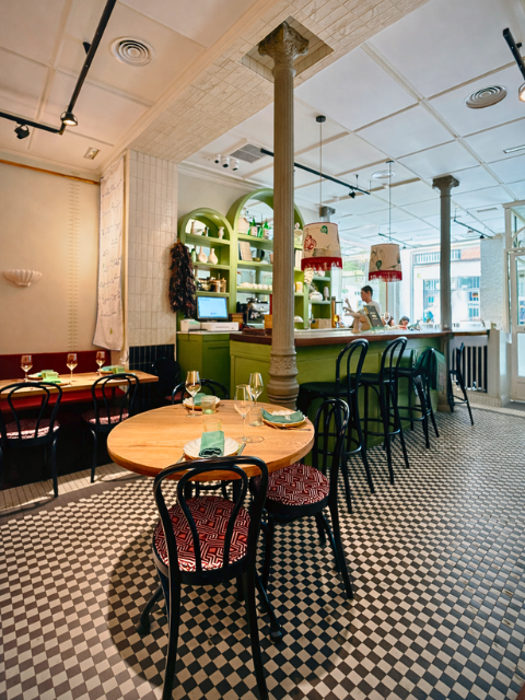 Nunuka: hospitalidad y cocina georgiana auténtica.