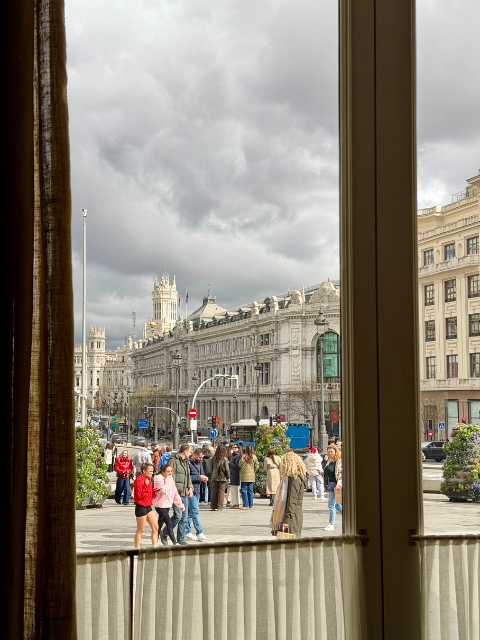 Metrópolis: la corona de Gran Vía que ahora se come